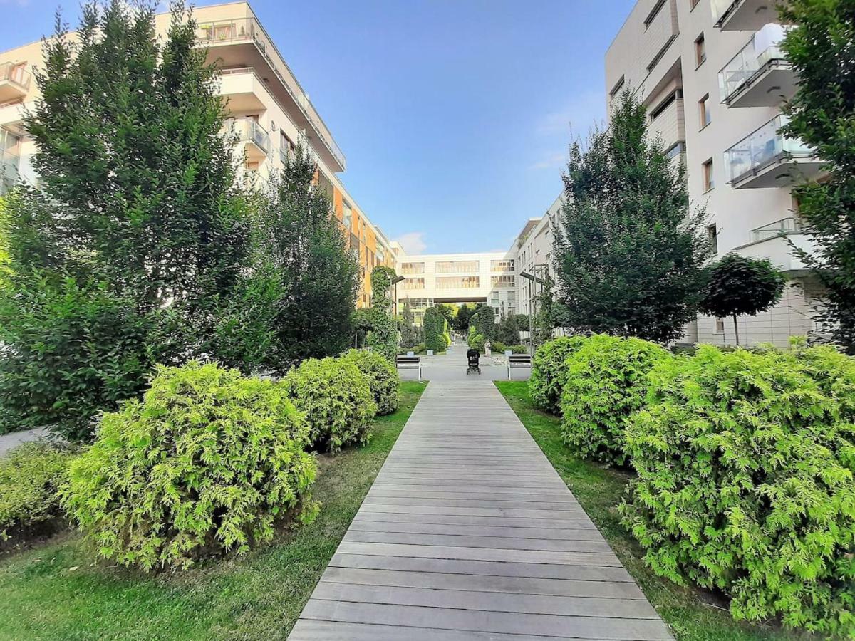 Airport Residence Amber Varsovia Exterior foto
